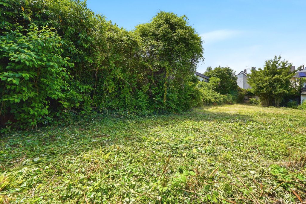 Gütelhöfer Immobilien - Immobilienangebot - Bornheim / Roisdorf - Alle - Handwerklich begabt? Einfamilienhaus mit viel Potenzial und Garage auf 944m² Grund in Roisdorf
