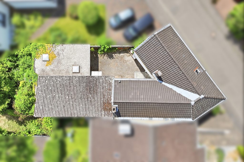 Gütelhöfer Immobilien - Immobilienangebot - Bornheim / Roisdorf - Alle - Handwerklich begabt? Einfamilienhaus mit viel Potenzial und Garage auf 944m² Grund in Roisdorf