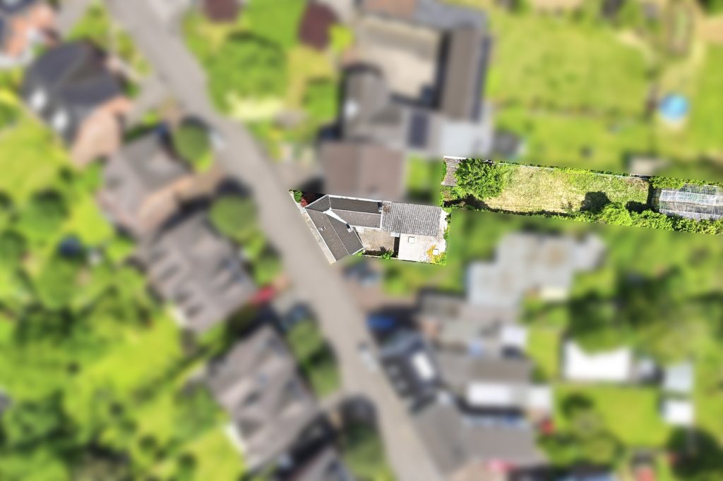 Gütelhöfer Immobilien - Immobilienangebot - Bornheim / Roisdorf - Alle - Handwerklich begabt? Einfamilienhaus mit viel Potenzial und Garage auf 944m² Grund in Roisdorf