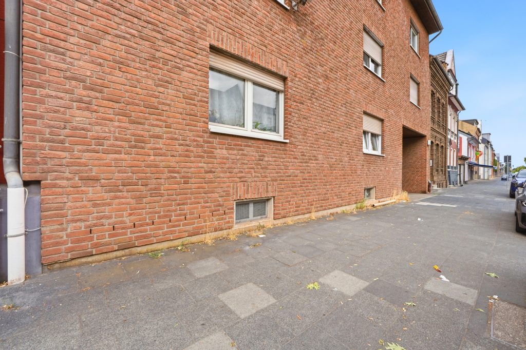 Gütelhöfer Immobilien - Immobilienangebot - Euskirchen - Alle - Investmentpaket mit 7 Eigentumswohnungen, 9 Stellplätzen und Entwicklungspotenzial in Euskirchen