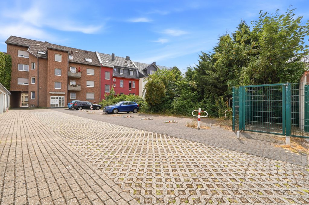 Gütelhöfer Immobilien - Immobilienangebot - Euskirchen - Alle - Investmentpaket mit 7 Eigentumswohnungen, 9 Stellplätzen und Entwicklungspotenzial in Euskirchen
