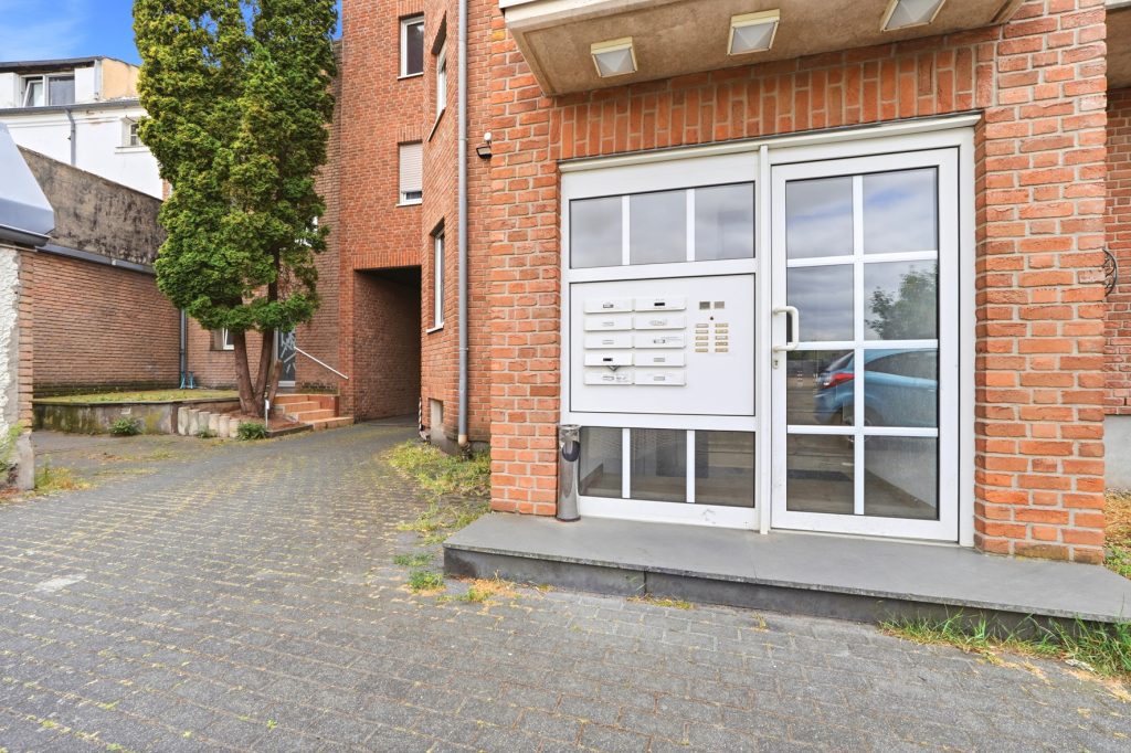Gütelhöfer Immobilien - Immobilienangebot - Euskirchen - Alle - Investmentpaket mit 7 Eigentumswohnungen, 9 Stellplätzen und Entwicklungspotenzial in Euskirchen