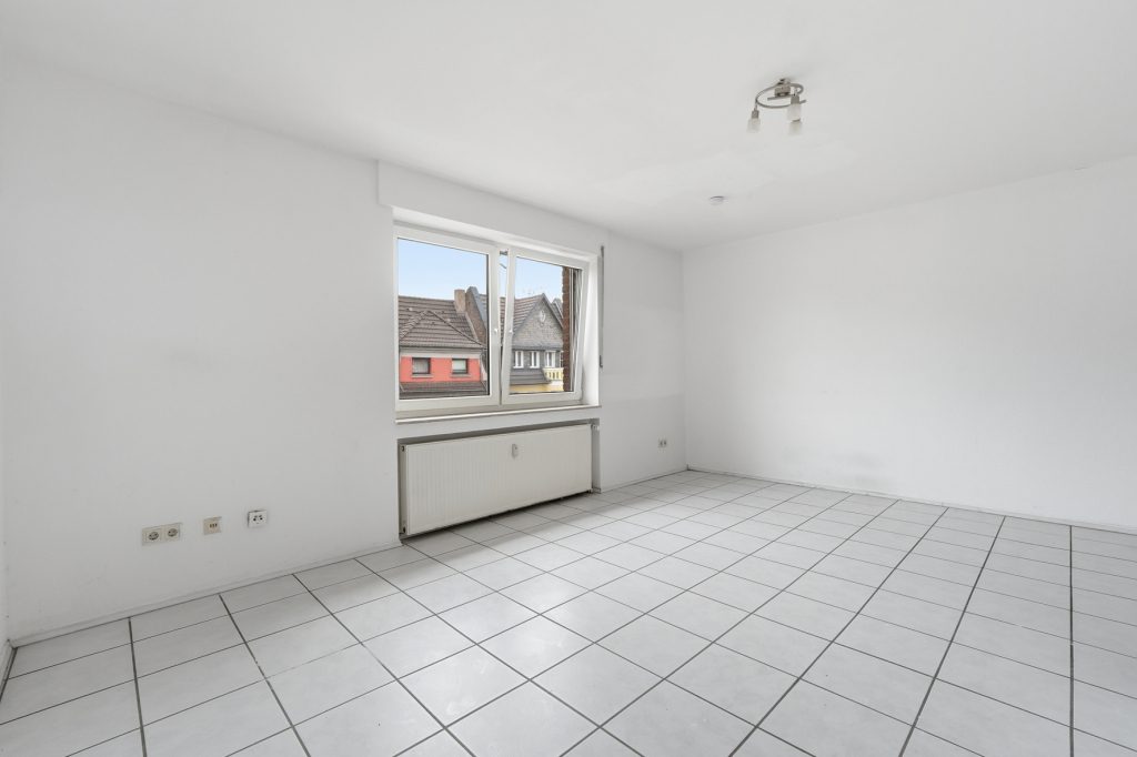 Gütelhöfer Immobilien - Immobilienangebot - Euskirchen - Alle - Investmentpaket mit 7 Eigentumswohnungen, 9 Stellplätzen und Entwicklungspotenzial in Euskirchen