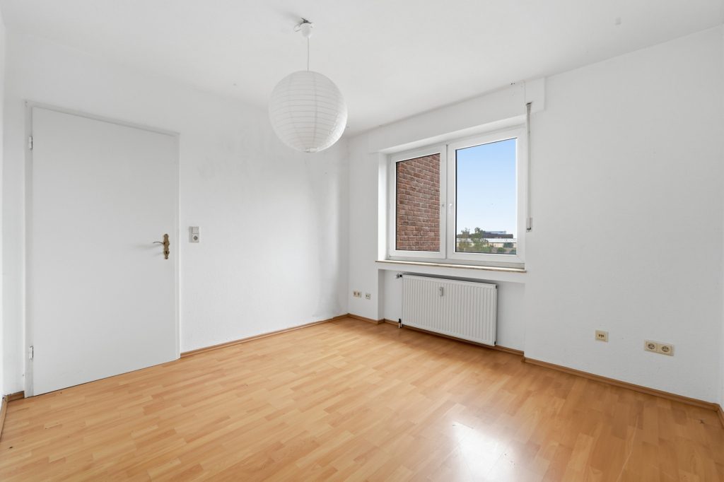 Gütelhöfer Immobilien - Immobilienangebot - Euskirchen - Alle - Investmentpaket mit 7 Eigentumswohnungen, 9 Stellplätzen und Entwicklungspotenzial in Euskirchen