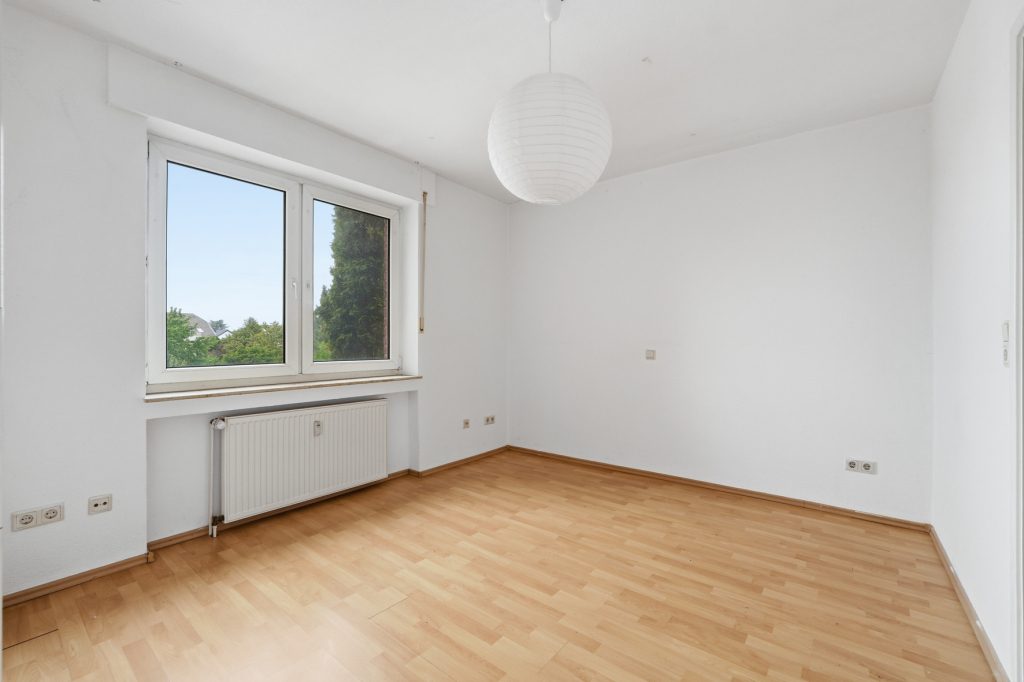 Gütelhöfer Immobilien - Immobilienangebot - Euskirchen - Alle - Investmentpaket mit 7 Eigentumswohnungen, 9 Stellplätzen und Entwicklungspotenzial in Euskirchen