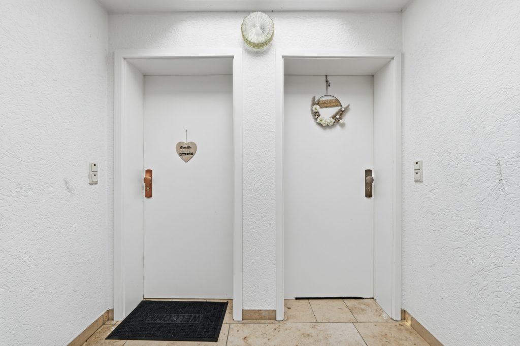 Gütelhöfer Immobilien - Immobilienangebot - Euskirchen - Alle - Investmentpaket mit 7 Eigentumswohnungen, 9 Stellplätzen und Entwicklungspotenzial in Euskirchen