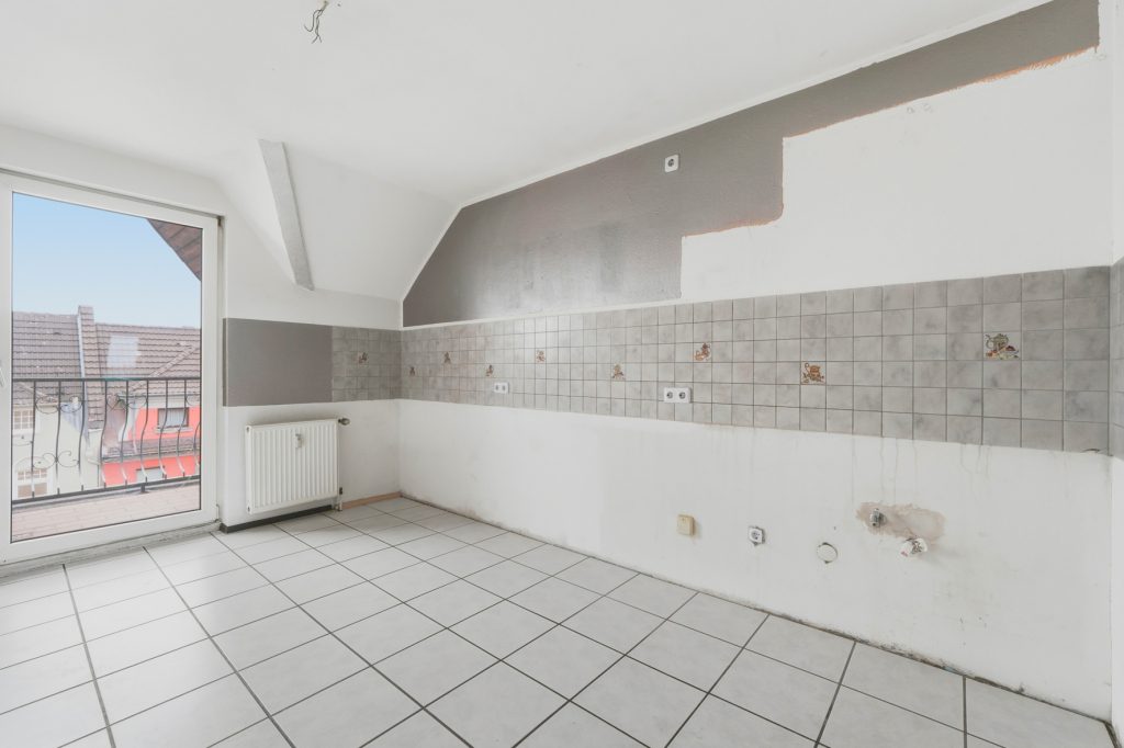 Gütelhöfer Immobilien - Immobilienangebot - Euskirchen - Alle - Investmentpaket mit 7 Eigentumswohnungen, 9 Stellplätzen und Entwicklungspotenzial in Euskirchen