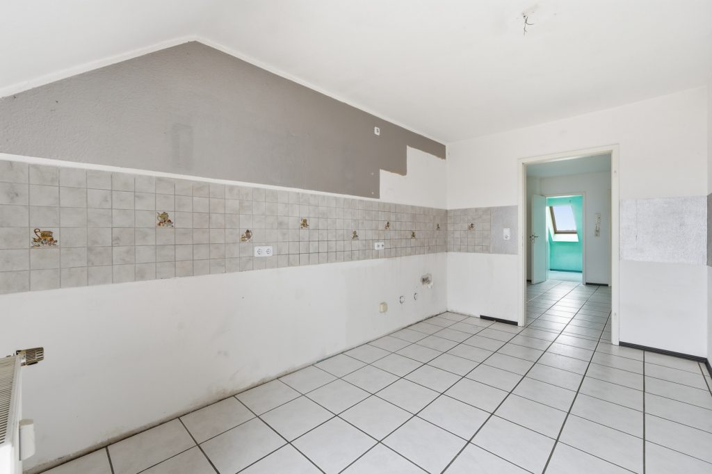 Gütelhöfer Immobilien - Immobilienangebot - Euskirchen - Alle - Investmentpaket mit 7 Eigentumswohnungen, 9 Stellplätzen und Entwicklungspotenzial in Euskirchen