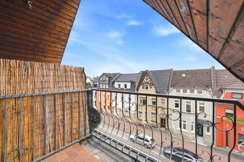 Gütelhöfer Immobilien - Immobilienangebot - Euskirchen - Alle - Investmentpaket mit 7 Eigentumswohnungen, 9 Stellplätzen und Entwicklungspotenzial in Euskirchen