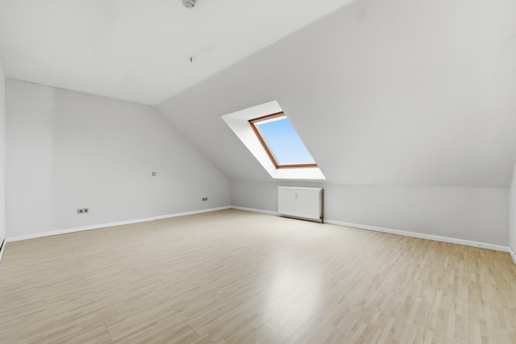 Gütelhöfer Immobilien - Immobilienangebot - Euskirchen - Alle - Investmentpaket mit 7 Eigentumswohnungen, 9 Stellplätzen und Entwicklungspotenzial in Euskirchen