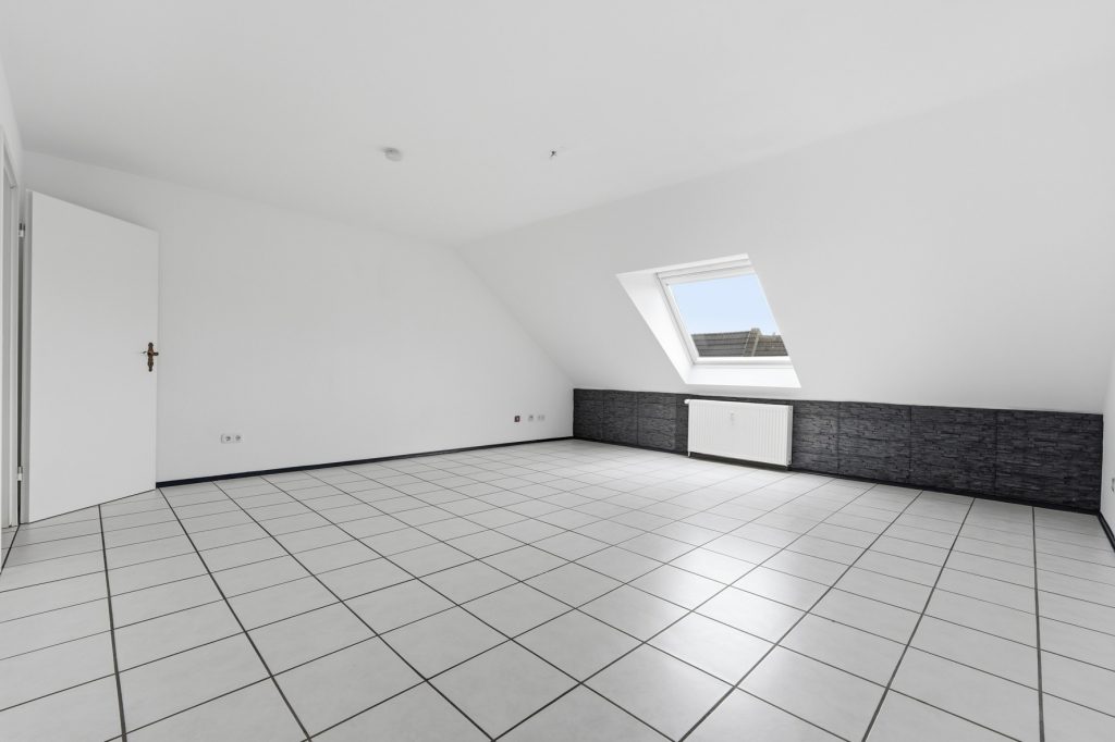 Gütelhöfer Immobilien - Immobilienangebot - Euskirchen - Alle - Investmentpaket mit 7 Eigentumswohnungen, 9 Stellplätzen und Entwicklungspotenzial in Euskirchen