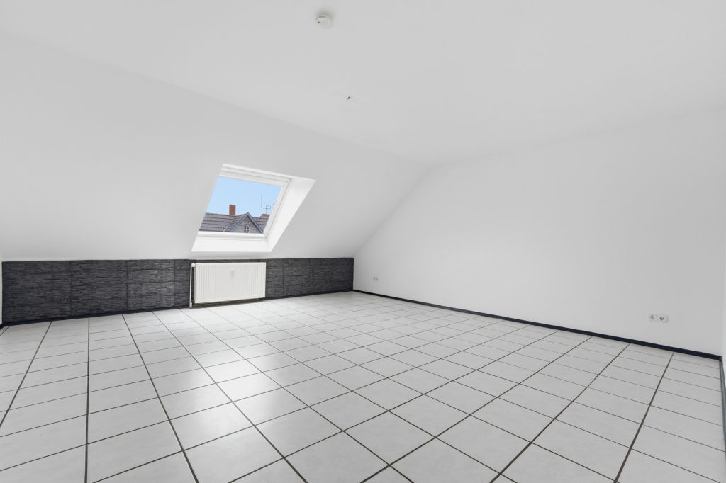 Gütelhöfer Immobilien - Immobilienangebot - Euskirchen - Alle - Investmentpaket mit 7 Eigentumswohnungen, 9 Stellplätzen und Entwicklungspotenzial in Euskirchen