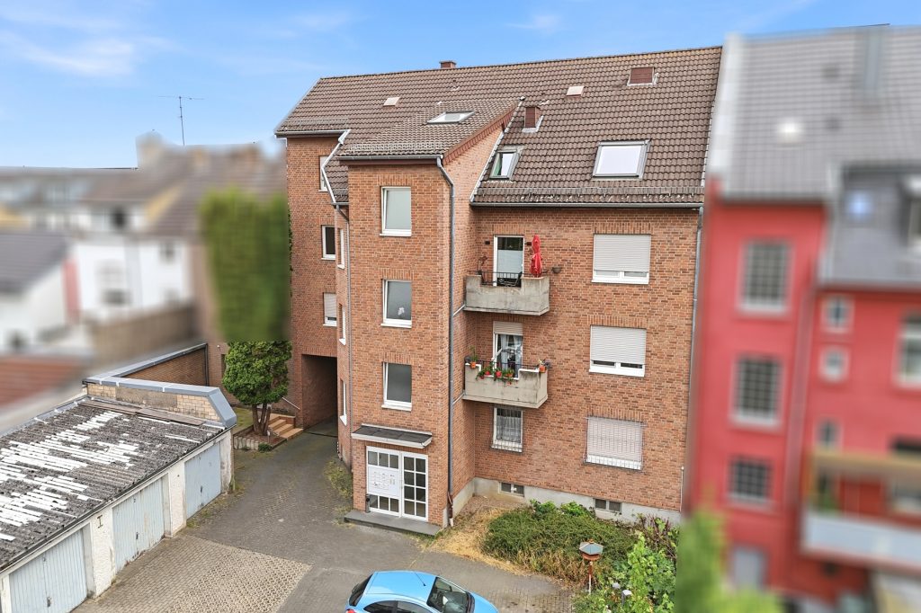 Gütelhöfer Immobilien - Immobilienangebot - Euskirchen - Alle - Investmentpaket mit 7 Eigentumswohnungen, 9 Stellplätzen und Entwicklungspotenzial in Euskirchen