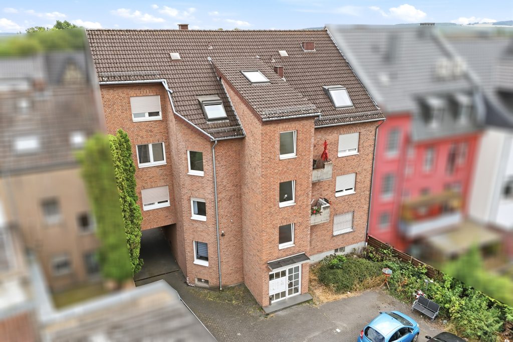 Gütelhöfer Immobilien - Immobilienangebot - Euskirchen - Alle - Investmentpaket mit 7 Eigentumswohnungen, 9 Stellplätzen und Entwicklungspotenzial in Euskirchen