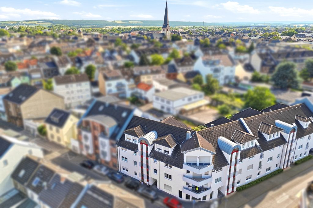 Gütelhöfer Immobilien - Immobilienangebot - Euskirchen - Alle - Vermietete 2-Zimmer-Wohnung mit Balkon, Aufzug und barrierefreier Ausstattung in Euskirchen