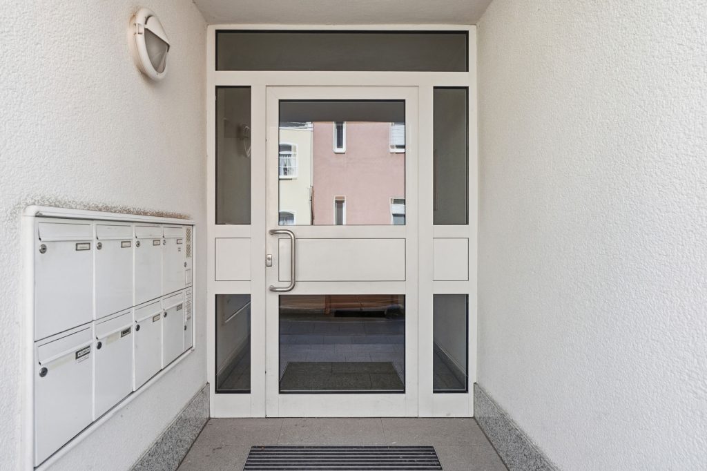 Gütelhöfer Immobilien - Immobilienangebot - Euskirchen - Alle - Vermietete 2-Zimmer-Wohnung mit Balkon, Aufzug und barrierefreier Ausstattung in Euskirchen
