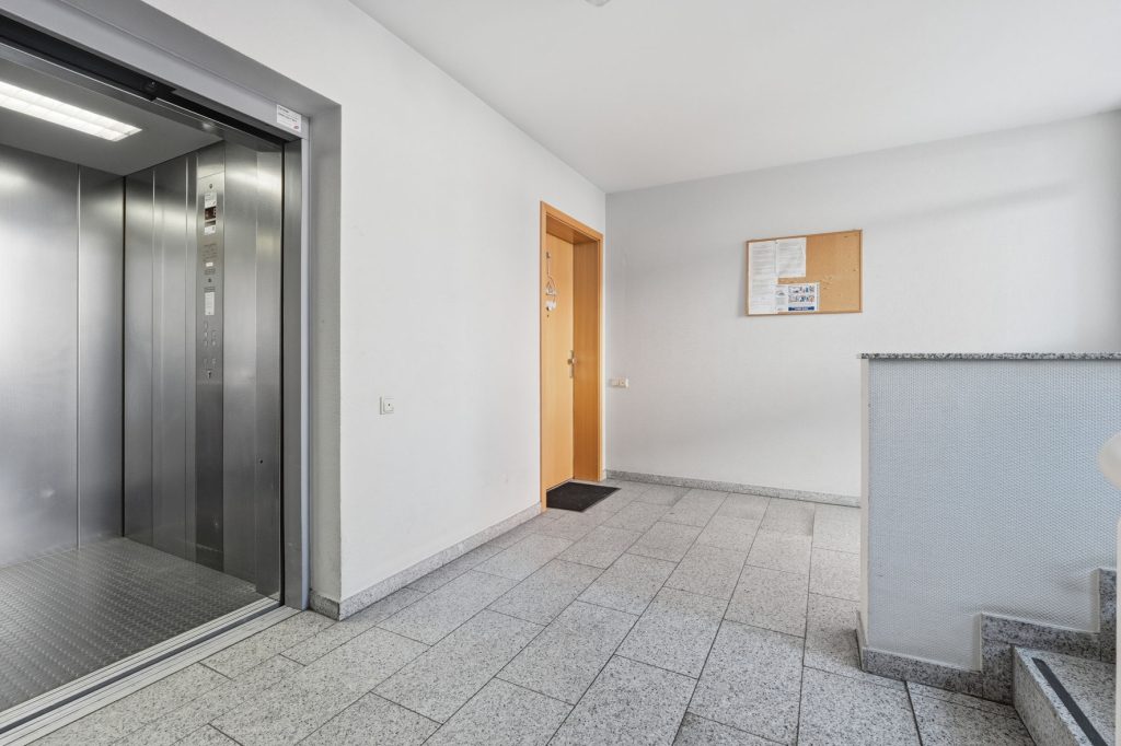 Gütelhöfer Immobilien - Immobilienangebot - Euskirchen - Alle - Vermietete 2-Zimmer-Wohnung mit Balkon, Aufzug und barrierefreier Ausstattung in Euskirchen
