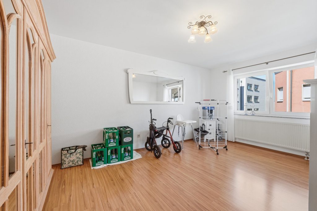 Gütelhöfer Immobilien - Immobilienangebot - Euskirchen - Alle - Vermietete 2-Zimmer-Wohnung mit Balkon, Aufzug und barrierefreier Ausstattung in Euskirchen