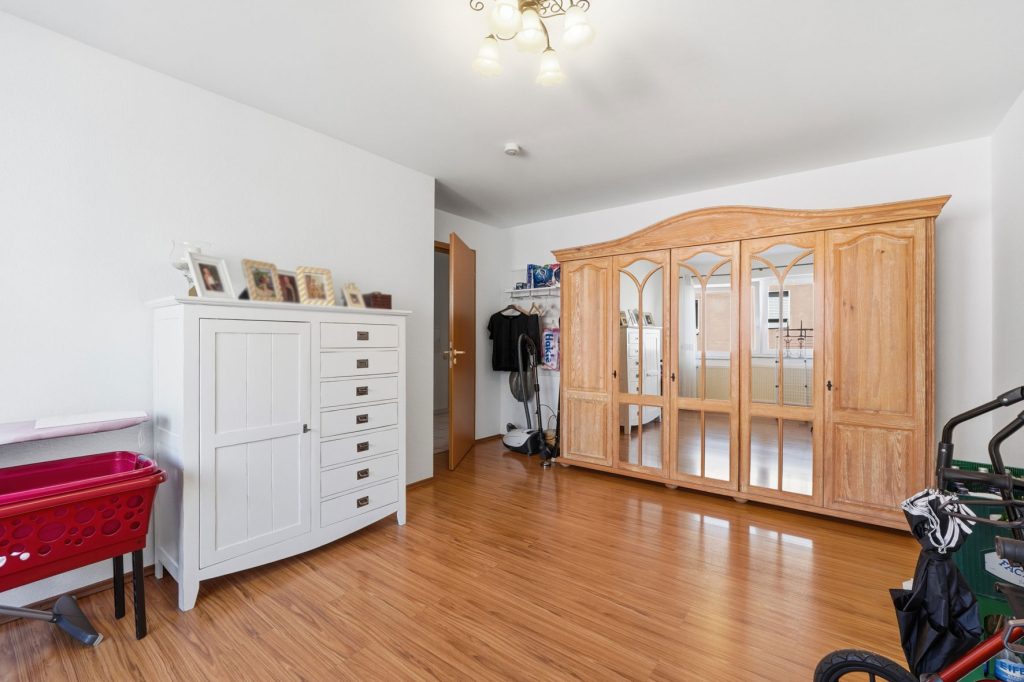 Gütelhöfer Immobilien - Immobilienangebot - Euskirchen - Alle - Vermietete 2-Zimmer-Wohnung mit Balkon, Aufzug und barrierefreier Ausstattung in Euskirchen