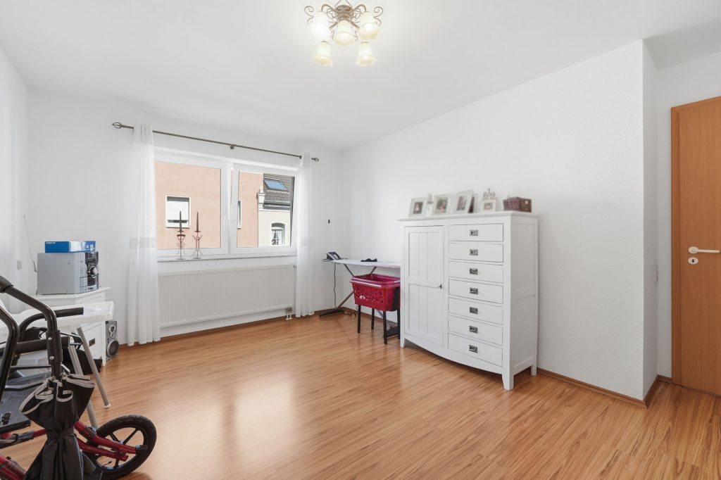 Gütelhöfer Immobilien - Immobilienangebot - Euskirchen - Alle - Vermietete 2-Zimmer-Wohnung mit Balkon, Aufzug und barrierefreier Ausstattung in Euskirchen