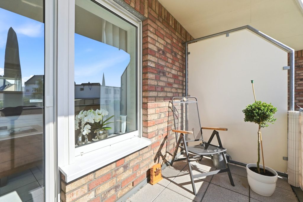 Gütelhöfer Immobilien - Immobilienangebot - Euskirchen - Alle - Vermietete 2-Zimmer-Wohnung mit Balkon, Aufzug und barrierefreier Ausstattung in Euskirchen