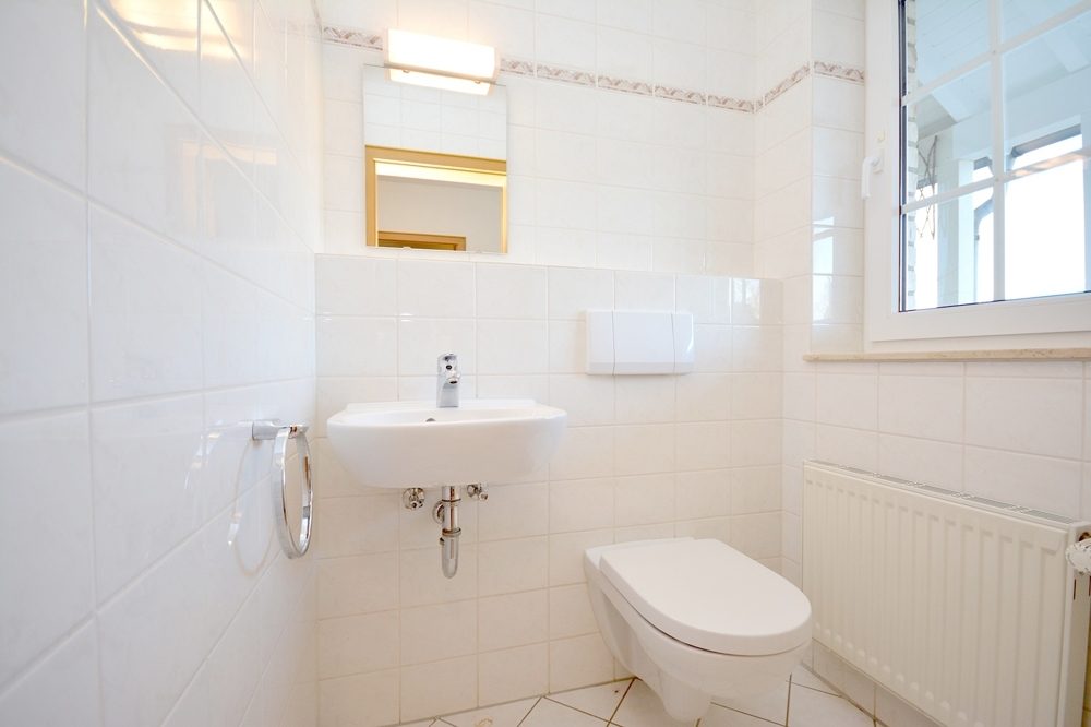 Gütelhöfer Immobilien - Immobilienangebot - Swisttal / Morenhoven - Alle - Großzügige Doppelhaushäfte mit Wärmepumpe, Einbauküche, Carport mit Wallbox und Garten in Morenhoven