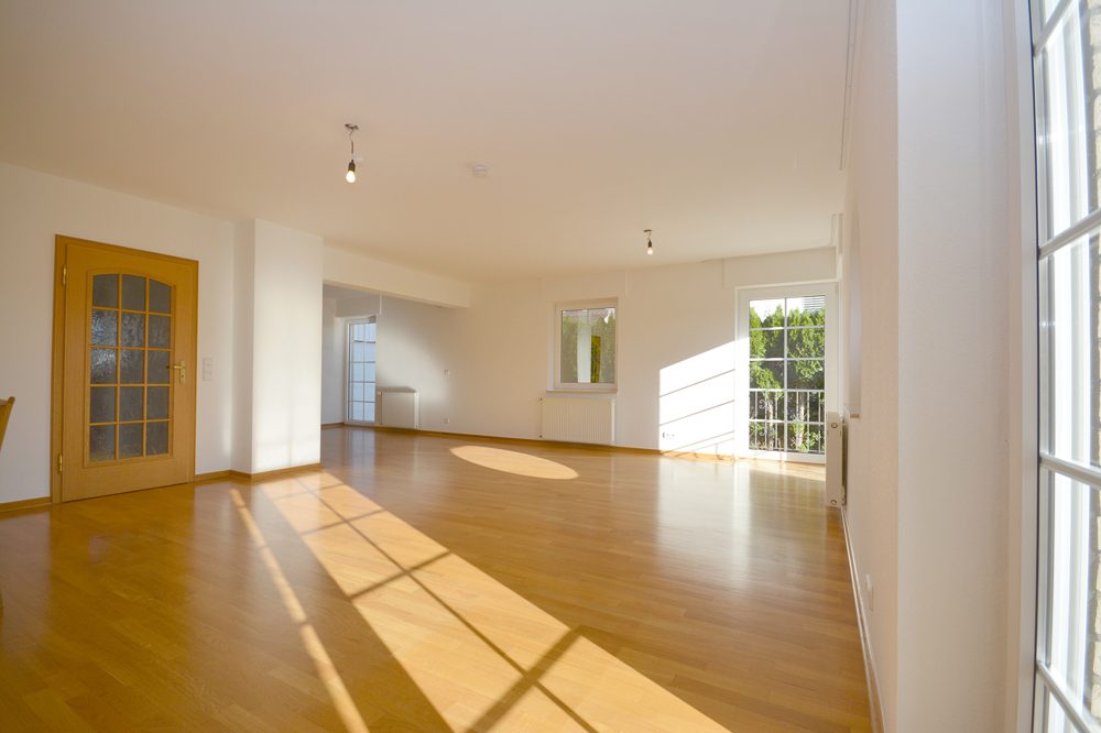 Gütelhöfer Immobilien - Immobilienangebot - Swisttal / Morenhoven - Alle - Großzügige Doppelhaushäfte mit Wärmepumpe, Einbauküche, Carport mit Wallbox und Garten in Morenhoven