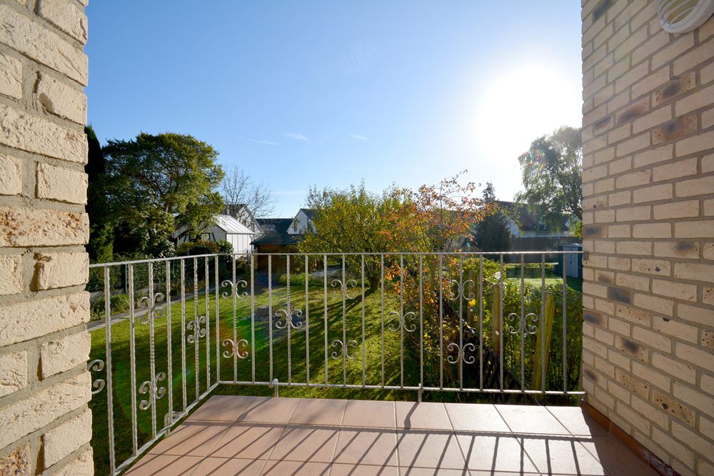 Gütelhöfer Immobilien - Immobilienangebot - Swisttal / Morenhoven - Alle - Großzügige Doppelhaushäfte mit Wärmepumpe, Einbauküche, Carport mit Wallbox und Garten in Morenhoven