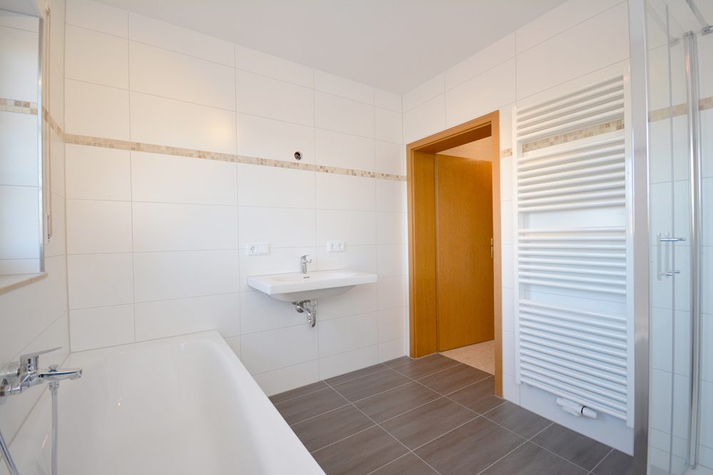Gütelhöfer Immobilien - Immobilienangebot - Swisttal / Morenhoven - Alle - Großzügige Doppelhaushäfte mit Wärmepumpe, Einbauküche, Carport mit Wallbox und Garten in Morenhoven