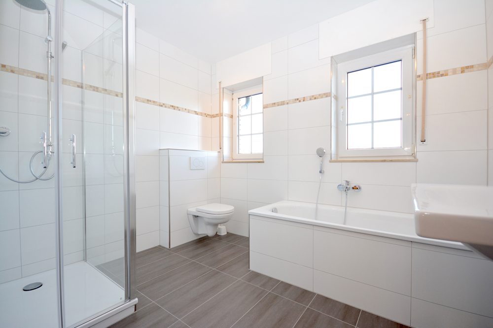 Gütelhöfer Immobilien - Immobilienangebot - Swisttal / Morenhoven - Alle - Großzügige Doppelhaushäfte mit Wärmepumpe, Einbauküche, Carport mit Wallbox und Garten in Morenhoven