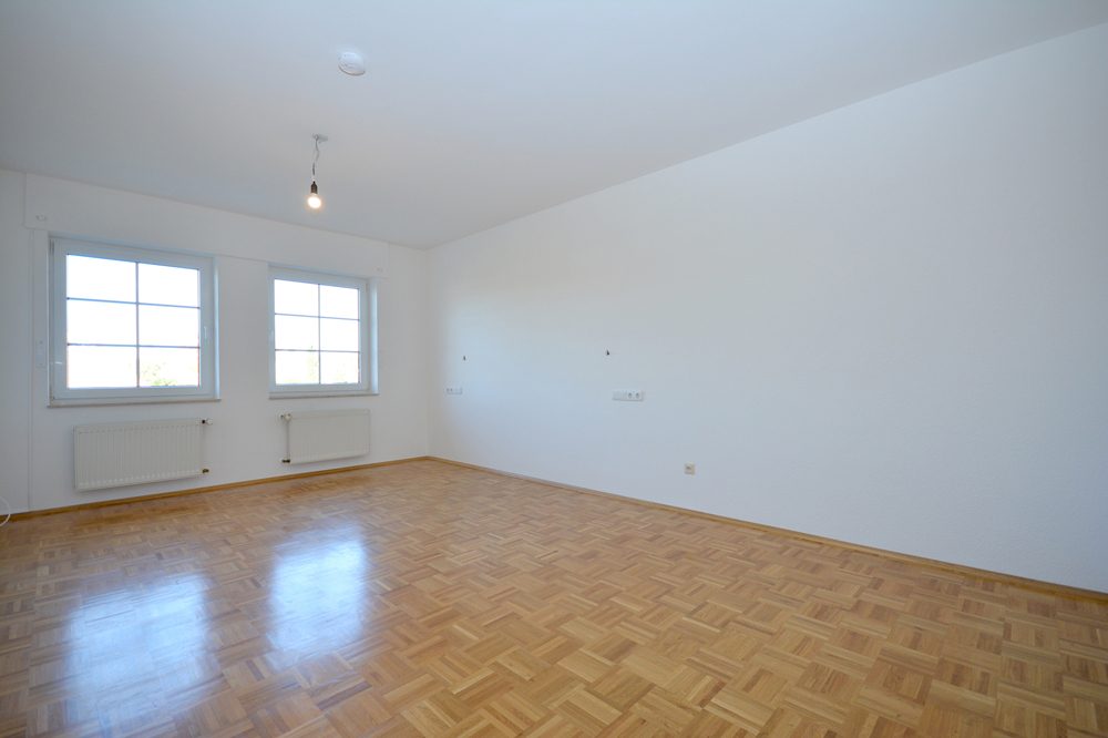 Gütelhöfer Immobilien - Immobilienangebot - Swisttal / Morenhoven - Alle - Großzügige Doppelhaushäfte mit Wärmepumpe, Einbauküche, Carport mit Wallbox und Garten in Morenhoven