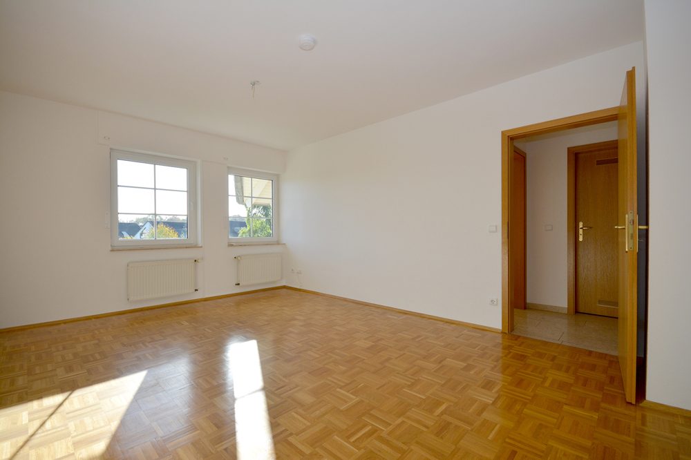Gütelhöfer Immobilien - Immobilienangebot - Swisttal / Morenhoven - Alle - Großzügige Doppelhaushäfte mit Wärmepumpe, Einbauküche, Carport mit Wallbox und Garten in Morenhoven