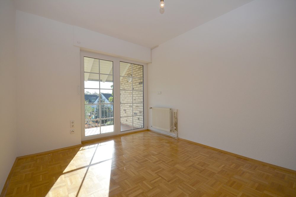 Gütelhöfer Immobilien - Immobilienangebot - Swisttal / Morenhoven - Alle - Großzügige Doppelhaushäfte mit Wärmepumpe, Einbauküche, Carport mit Wallbox und Garten in Morenhoven