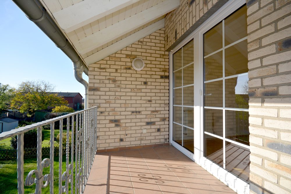 Gütelhöfer Immobilien - Immobilienangebot - Swisttal / Morenhoven - Alle - Großzügige Doppelhaushäfte mit Wärmepumpe, Einbauküche, Carport mit Wallbox und Garten in Morenhoven
