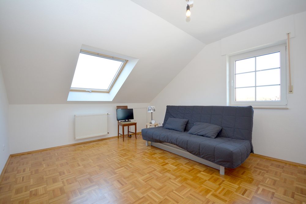 Gütelhöfer Immobilien - Immobilienangebot - Swisttal / Morenhoven - Alle - Großzügige Doppelhaushäfte mit Wärmepumpe, Einbauküche, Carport mit Wallbox und Garten in Morenhoven