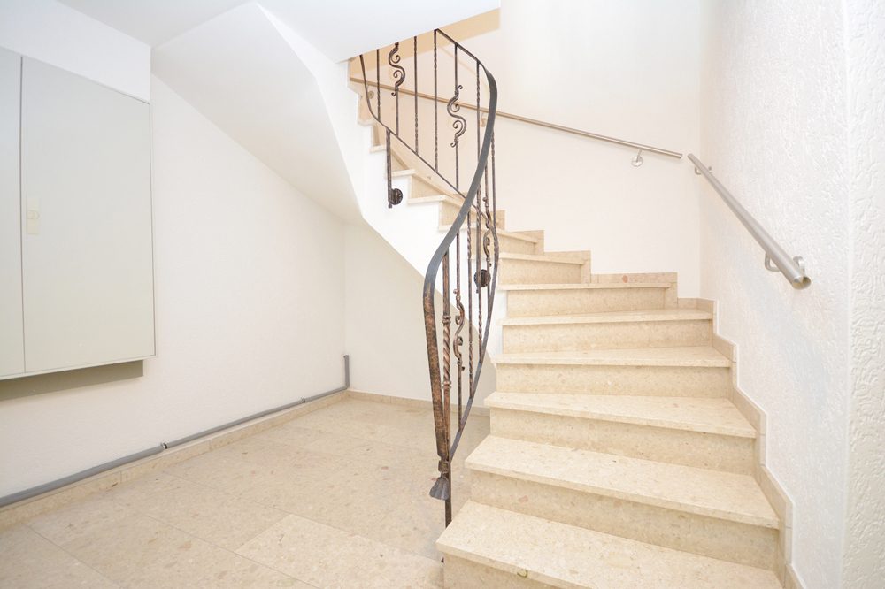 Gütelhöfer Immobilien - Immobilienangebot - Swisttal / Morenhoven - Alle - Großzügige Doppelhaushäfte mit Wärmepumpe, Einbauküche, Carport mit Wallbox und Garten in Morenhoven
