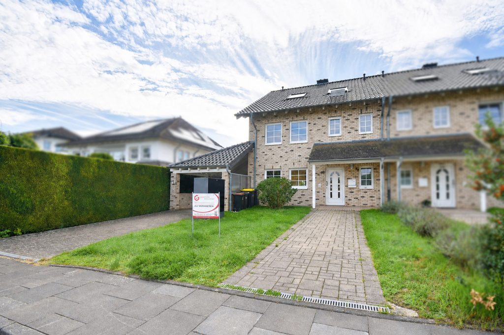 Gütelhöfer Immobilien - Immobilienangebot - Swisttal / Morenhoven - Alle - Großzügige Doppelhaushäfte mit Wärmepumpe, Einbauküche, Carport mit Wallbox und Garten in Morenhoven
