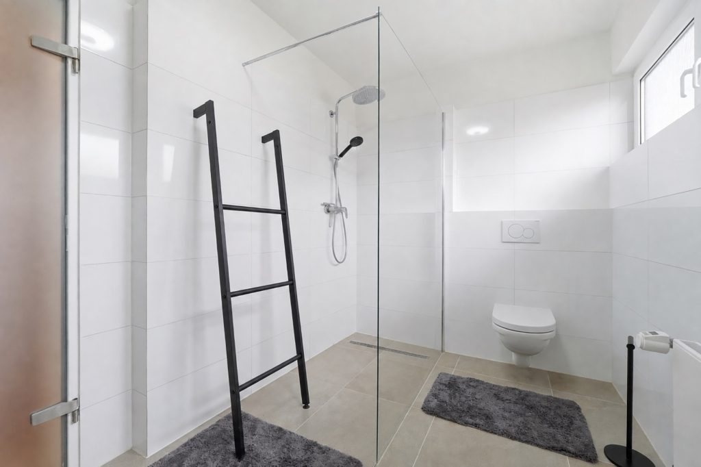 Gütelhöfer Immobilien - Immobilienangebot - Swisttal / Morenhoven - Alle - Großzügiges und kurzfristig bezugsfreies Familiendomizil mit Garten, Garage und neuwertigem Bad