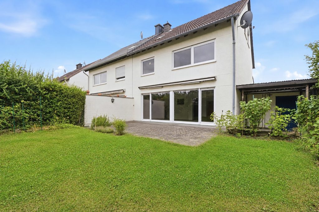 Gütelhöfer Immobilien - Immobilienangebot - Swisttal / Morenhoven - Alle - Großzügiges und kurzfristig bezugsfreies Familiendomizil mit Garten, Garage und neuwertigem Bad