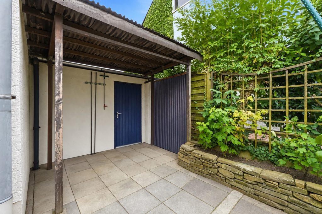 Gütelhöfer Immobilien - Immobilienangebot - Swisttal / Morenhoven - Alle - Großzügiges und kurzfristig bezugsfreies Familiendomizil mit Garten, Garage und neuwertigem Bad