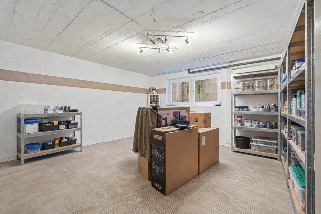 Gütelhöfer Immobilien - Immobilienangebot - Swisttal / Morenhoven - Alle - Großzügiges und kurzfristig bezugsfreies Familiendomizil mit Garten, Garage und neuwertigem Bad