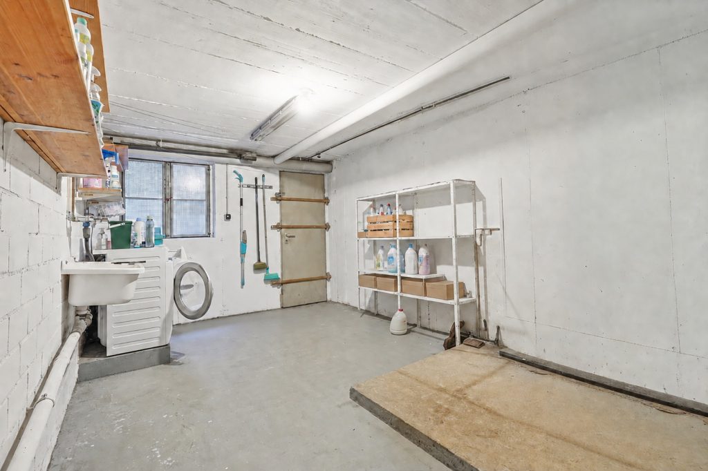 Gütelhöfer Immobilien - Immobilienangebot - Swisttal / Morenhoven - Alle - Großzügiges und kurzfristig bezugsfreies Familiendomizil mit Garten, Garage und neuwertigem Bad