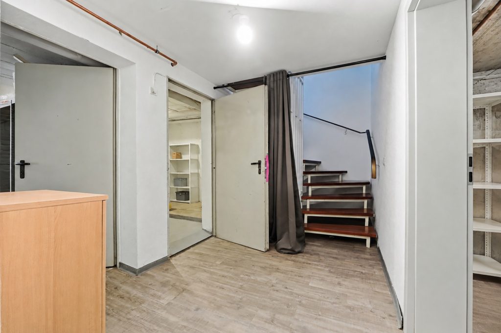Gütelhöfer Immobilien - Immobilienangebot - Swisttal / Morenhoven - Alle - Großzügiges und kurzfristig bezugsfreies Familiendomizil mit Garten, Garage und neuwertigem Bad