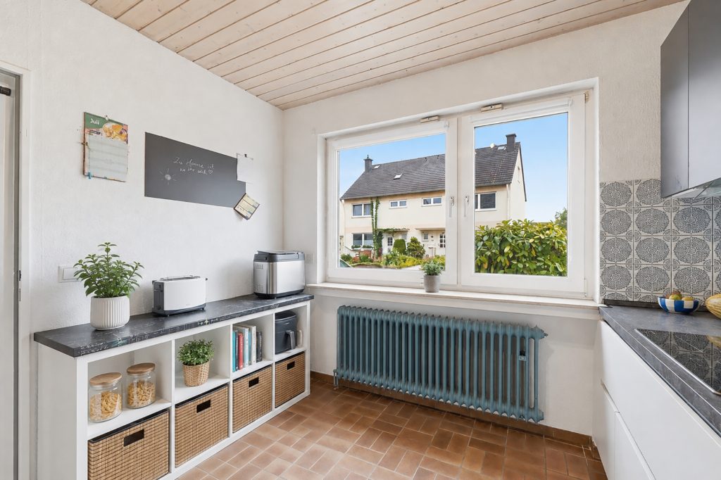 Gütelhöfer Immobilien - Immobilienangebot - Swisttal / Morenhoven - Alle - Großzügiges und kurzfristig bezugsfreies Familiendomizil mit Garten, Garage und neuwertigem Bad