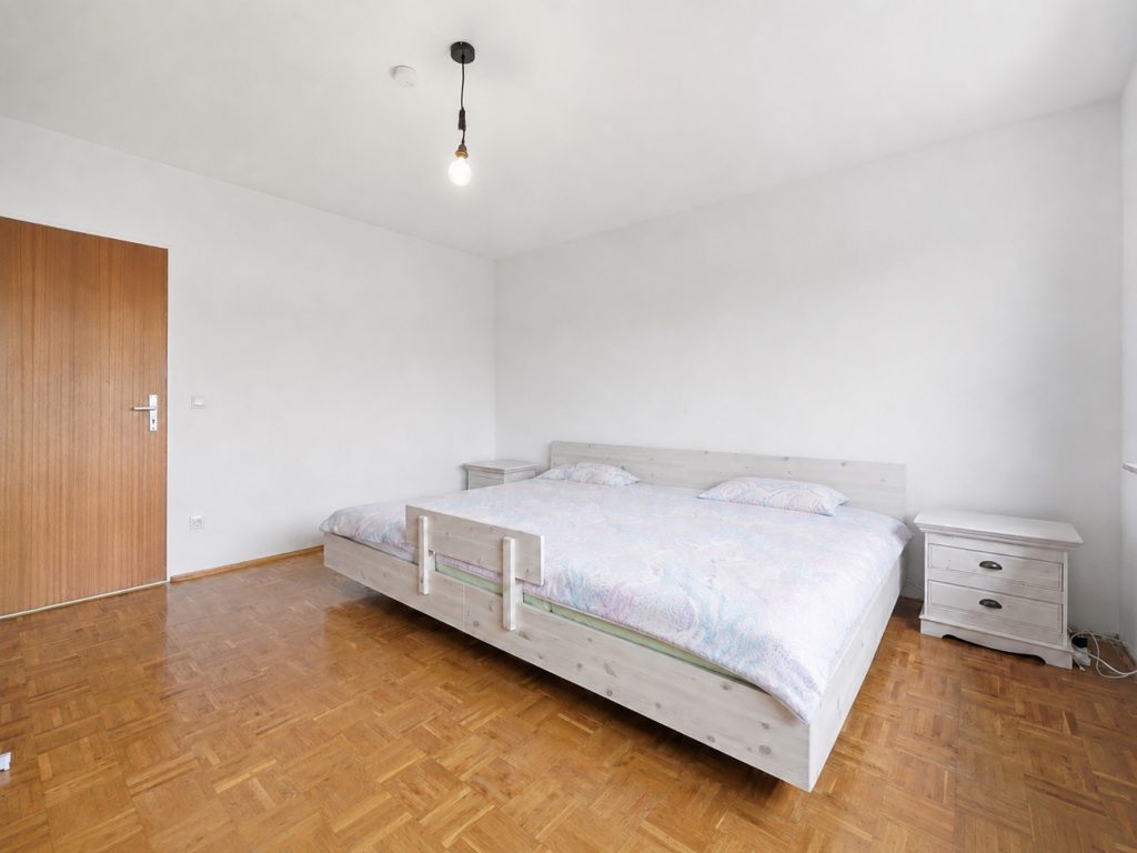 Gütelhöfer Immobilien - Immobilienangebot - Swisttal / Morenhoven - Alle - Großzügiges und kurzfristig bezugsfreies Familiendomizil mit Garten, Garage und neuwertigem Bad