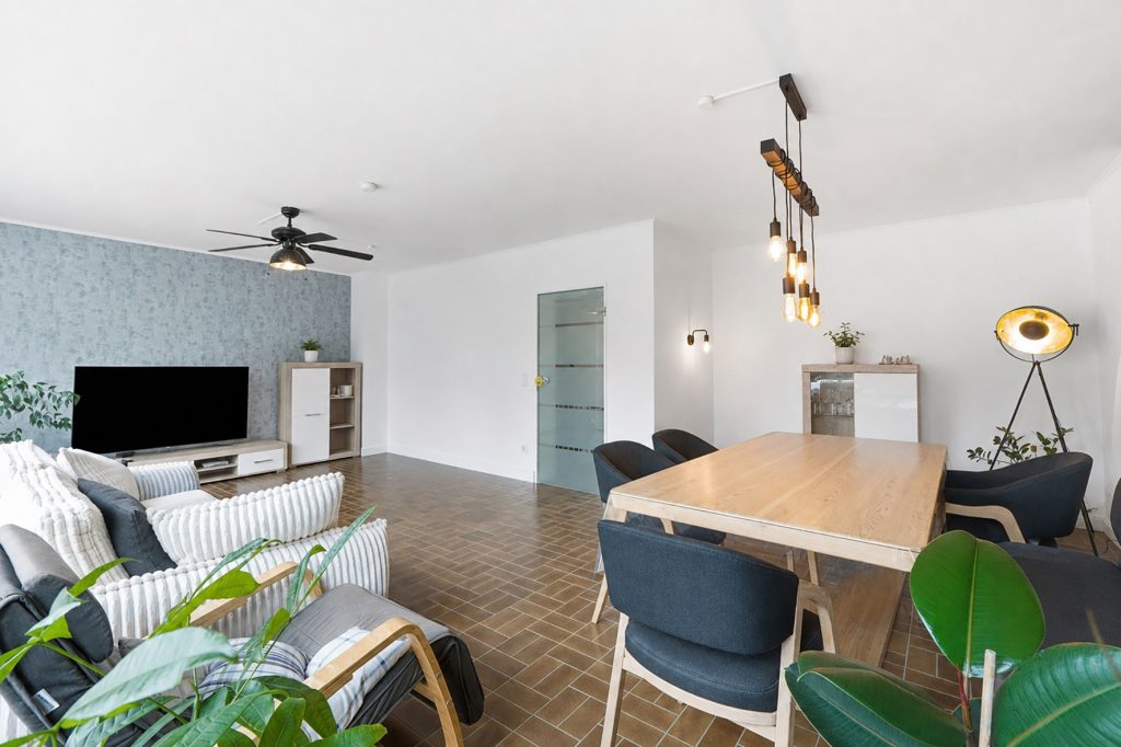 Gütelhöfer Immobilien - Immobilienangebot - Swisttal / Morenhoven - Alle - Großzügiges und kurzfristig bezugsfreies Familiendomizil mit Garten, Garage und neuwertigem Bad