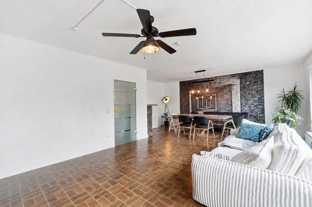Gütelhöfer Immobilien - Immobilienangebot - Swisttal / Morenhoven - Alle - Großzügiges und kurzfristig bezugsfreies Familiendomizil mit Garten, Garage und neuwertigem Bad