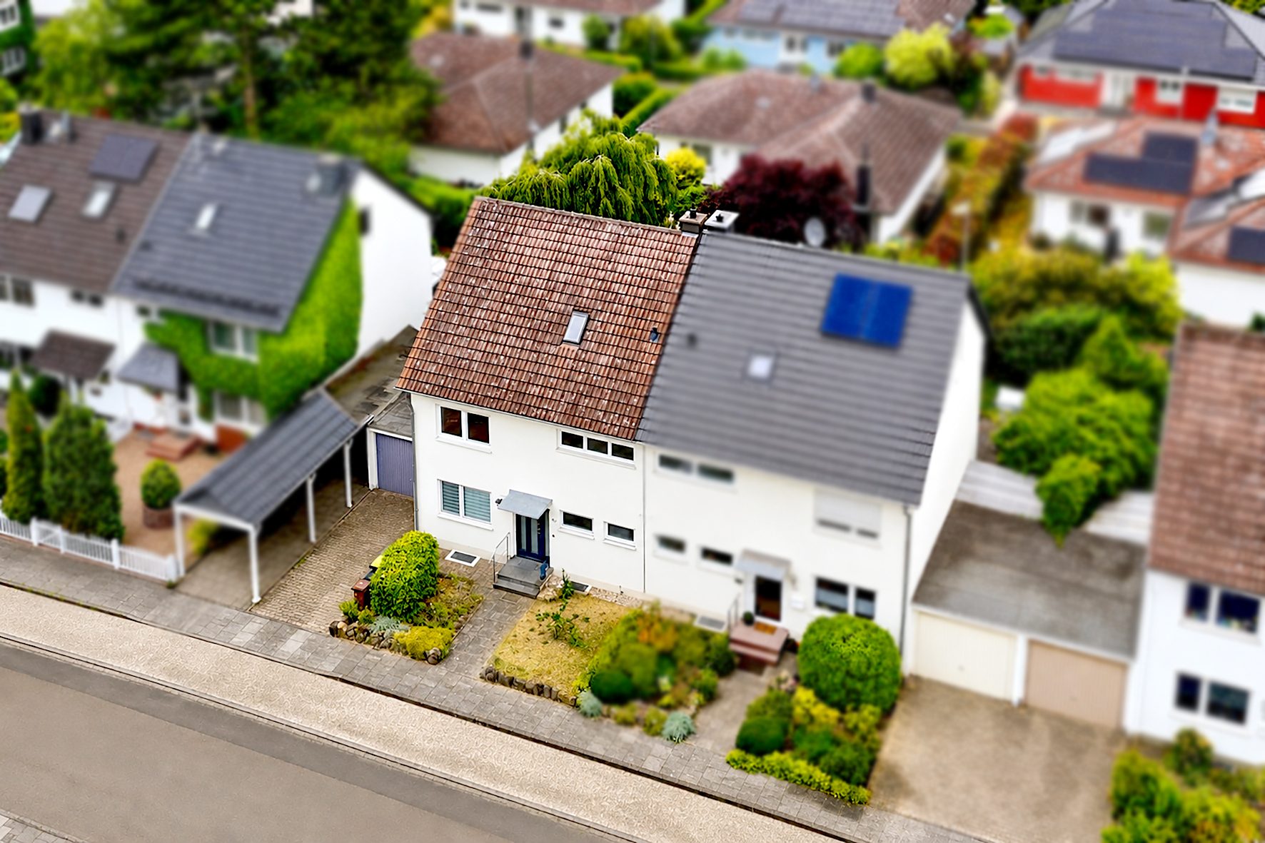Gütelhöfer Immobilien - Immobilienangebot - Swisttal / Morenhoven - Alle - Großzügiges und kurzfristig bezugsfreies Familiendomizil mit Garten, Garage und neuwertigem Bad