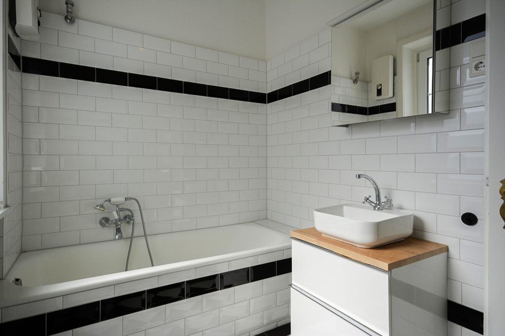 Gütelhöfer Immobilien - Immobilienangebot - Alfter - Alle - Helles Wohngefühl auf 82 m²! Renovierte 2-Zimmer-Wohnung mit PKW-Stellplatz in zentraler Lage