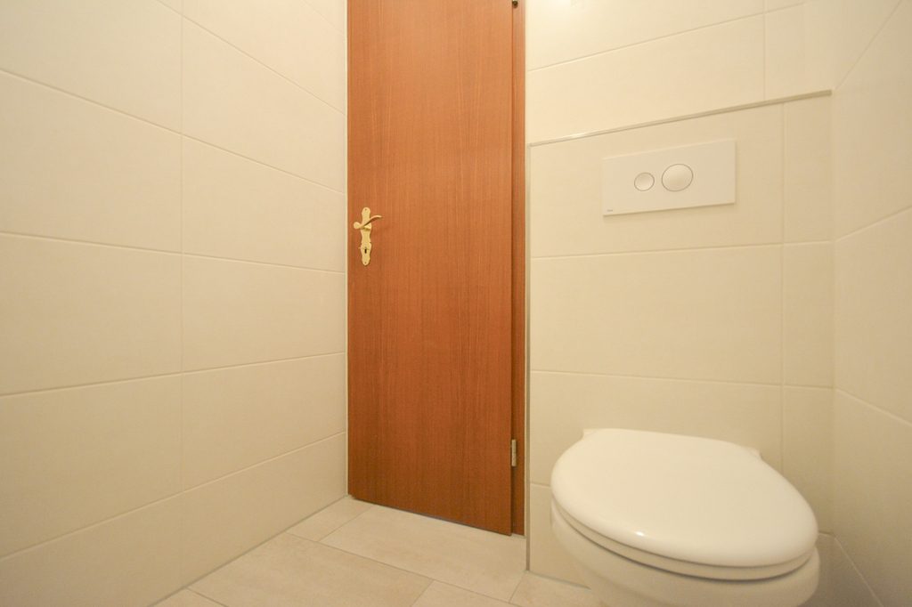 Gütelhöfer Immobilien - Immobilienangebot - Alfter - Alle - Bezugsfreie und großzügige Dreiraumwohnung mit Balkon und Stellplatz in zentraler Lage von Alfter